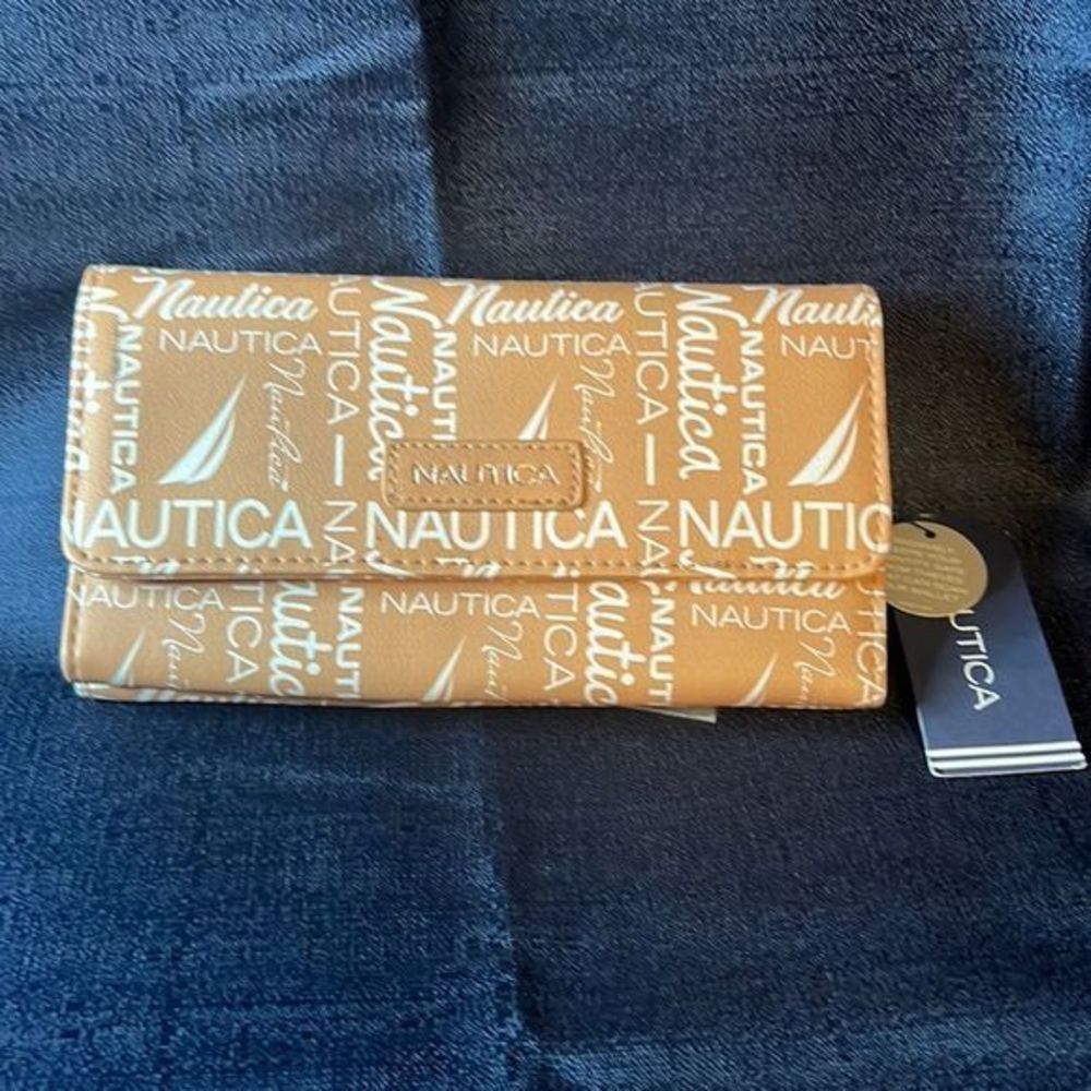 BNWT NAUTICA Wallet Clutch‎